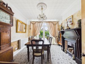 Dining Room- click for photo gallery